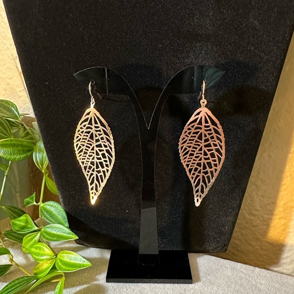 New! Leaf earrings - Picture 5 of 5